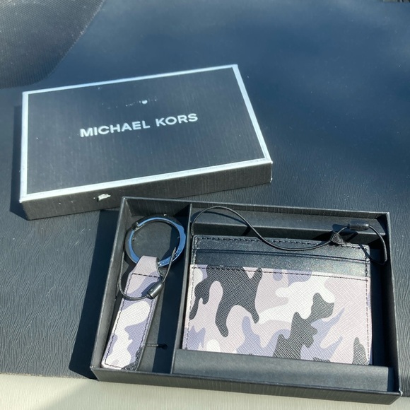 NWT $100 MICHAEL KORS Card Wallet + Key Chain Logo 86F2SGFD1U Camouflage Camo - Picture 1 of 5